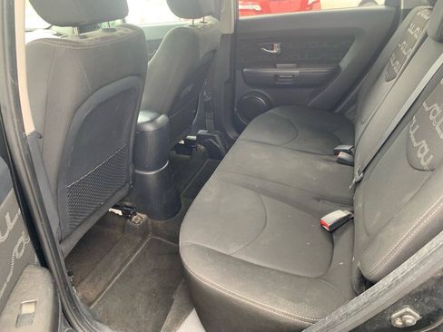 Used 2013 Kia Soul + FWD image 13