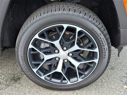 Used 2024 Jeep Grand Cherokee Summit image 27