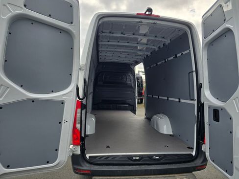 New 2025 Mercedes-Benz Sprinter 2500 image 12
