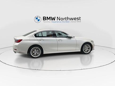Used 2026 BMW 330i xDrive Sedan w/ Convenience Package AWD/4WD image 4