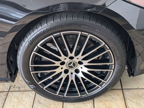 Used 2025 Mercedes-Benz C 300 Sedan image 34