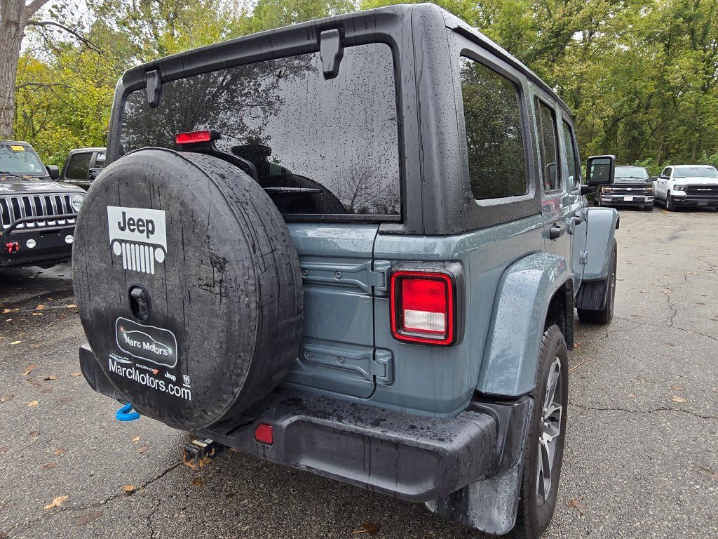 Used 2024 Jeep Wrangler Unlimited w/ Convenience Group AWD/4WD image 7