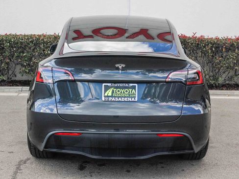 Used 2024 Tesla Model Y Performance image 7