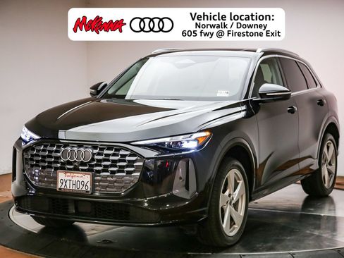 Certified 2025 Audi Q5 Premium AWD/4WD image 1