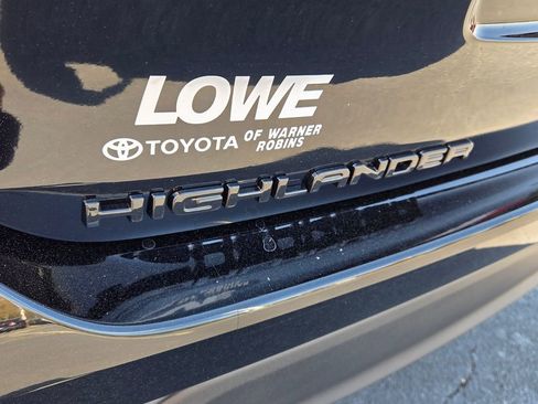 New 2026 Toyota Highlander XLE image 12