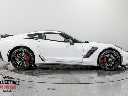 Used 2015 Chevrolet Corvette Z06 w/ 3LZ Preferred Equipment Group RWD image 24