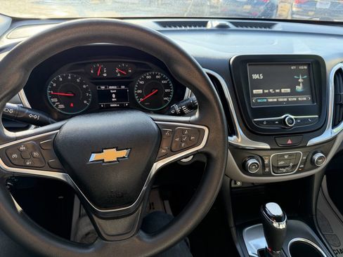 Used 2018 Chevrolet Equinox LS image 11