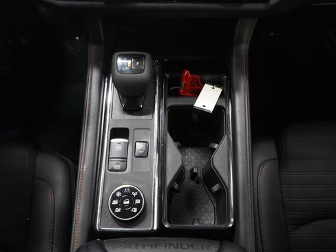 Used 2024 Nissan Pathfinder Rock Creek image 16