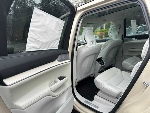New 2025 Volvo EX90 Ultra w/ Protection Package Premier image 16