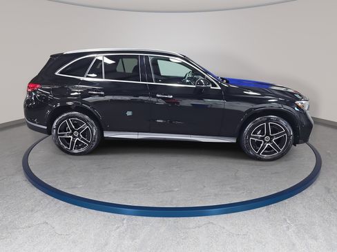 Used 2026 Mercedes-Benz GLC 300 image 5