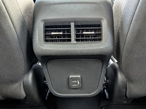 Certified 2023 Chevrolet Equinox LS w/ LS Convenience Package FWD image 17