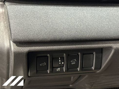 Used 2024 Subaru Outback Premium AWD/4WD image 10