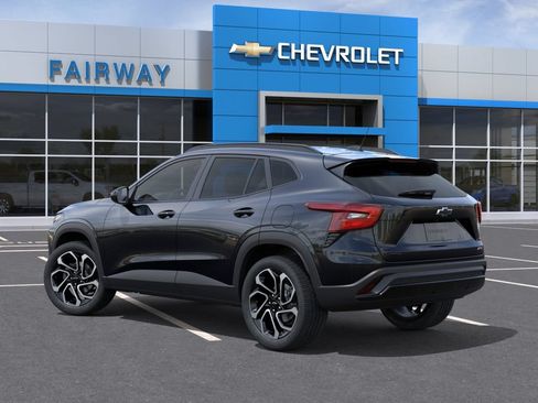 New 2026 Chevrolet Trax RS w/ Sunroof Package FWD image 3