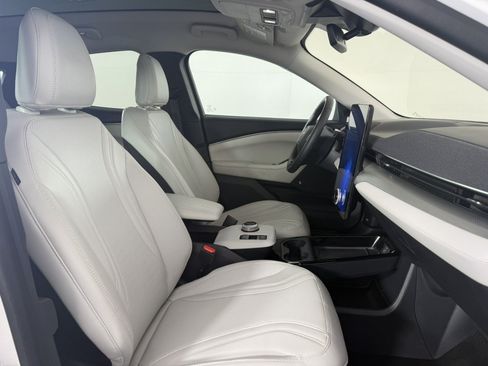 Used 2022 Ford Mustang Mach-E Premium w/ Ice White Appearance Package AWD/4WD image 10