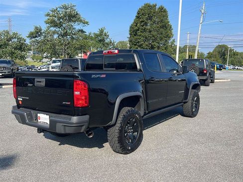 Used 2022 Chevrolet Colorado ZR2 w/ ZR2 Midnight Special Edition AWD/4WD image 6