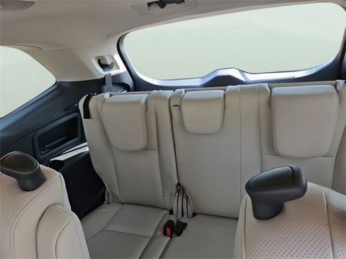 Used 2022 Subaru Ascent Limited image 15