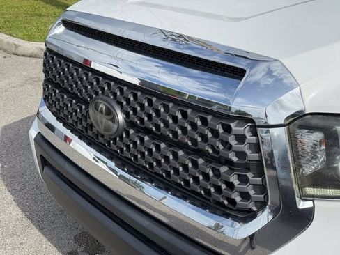 Used 2020 Toyota Tundra SR5 w/ SR5 Leather Package RWD image 6