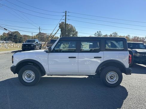 New 2025 Ford Bronco 4-Door image 3