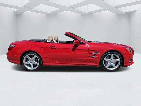 Used 2014 Mercedes-Benz SL 550 image 2