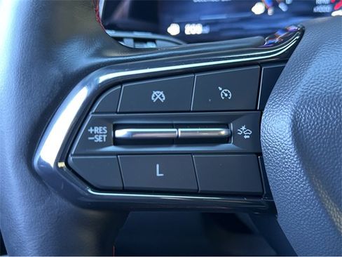 Used 2025 Chevrolet Equinox RS w/ Safety and Technology Package image 33