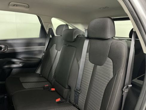 Used 2022 Kia Sorento LX image 21