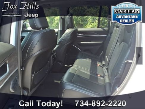 Used 2024 Jeep Grand Cherokee Limited 4xe AWD/4WD image 11