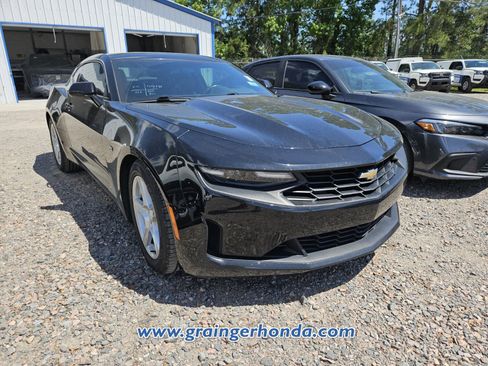 Used 2023 Chevrolet Camaro LT RWD image 5