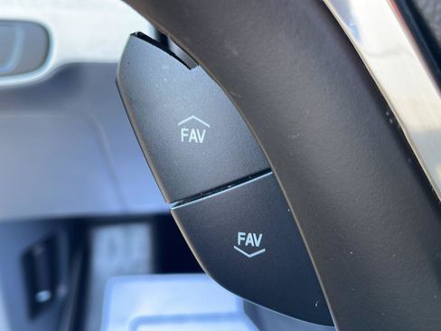 Used 2020 Chevrolet Bolt LT FWD image 18
