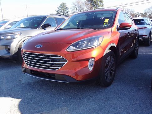 Used 2020 Ford Escape SEL image 3