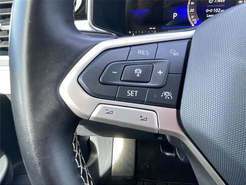 Used 2025 Volkswagen Taos SE image 22