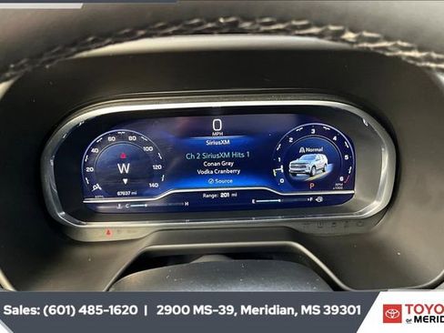 Used 2023 Chevrolet Suburban LT image 13