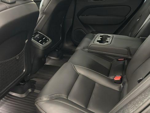Certified 2026 Volvo XC60 B5 Ultra AWD/4WD image 27