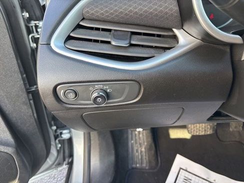 Used 2024 Chevrolet Malibu LT image 19