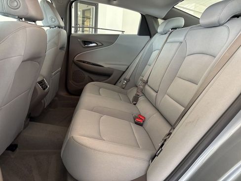 Used 2025 Chevrolet Malibu LT FWD image 16