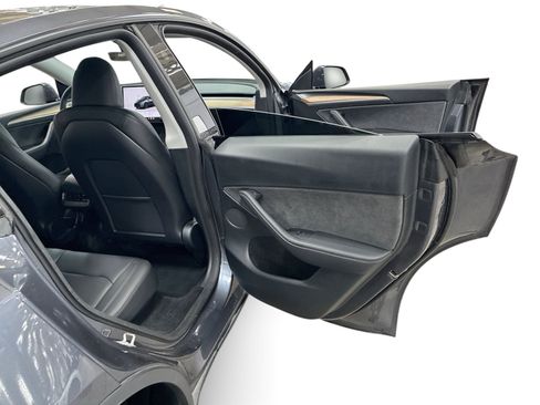 Certified 2023 Tesla Model Y Long Range AWD/4WD image 12
