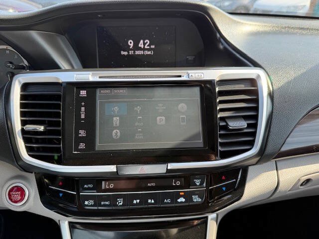 Used 2017 Honda Accord EX image 15