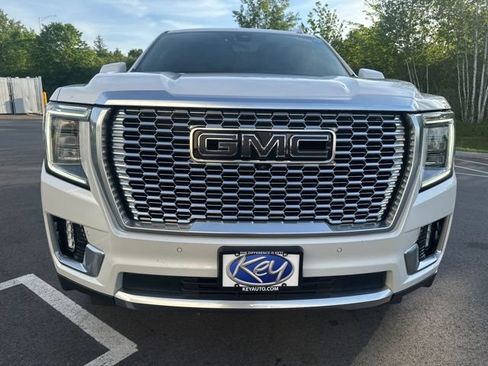 Used 2022 GMC Yukon Denali w/ Denali Ultimate Package AWD/4WD image 8