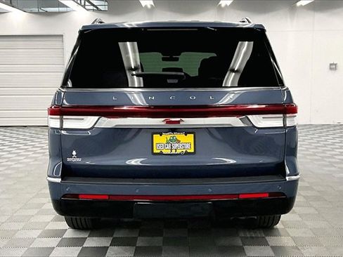 Used 2023 Lincoln Navigator L Reserve image 4