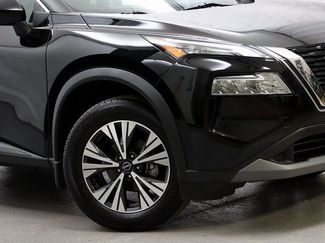 Used 2023 Nissan Rogue SV video 3
