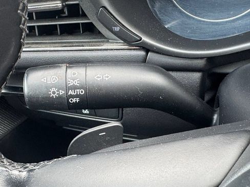 Used 2022 MAZDA MAZDA3 s FWD image 23