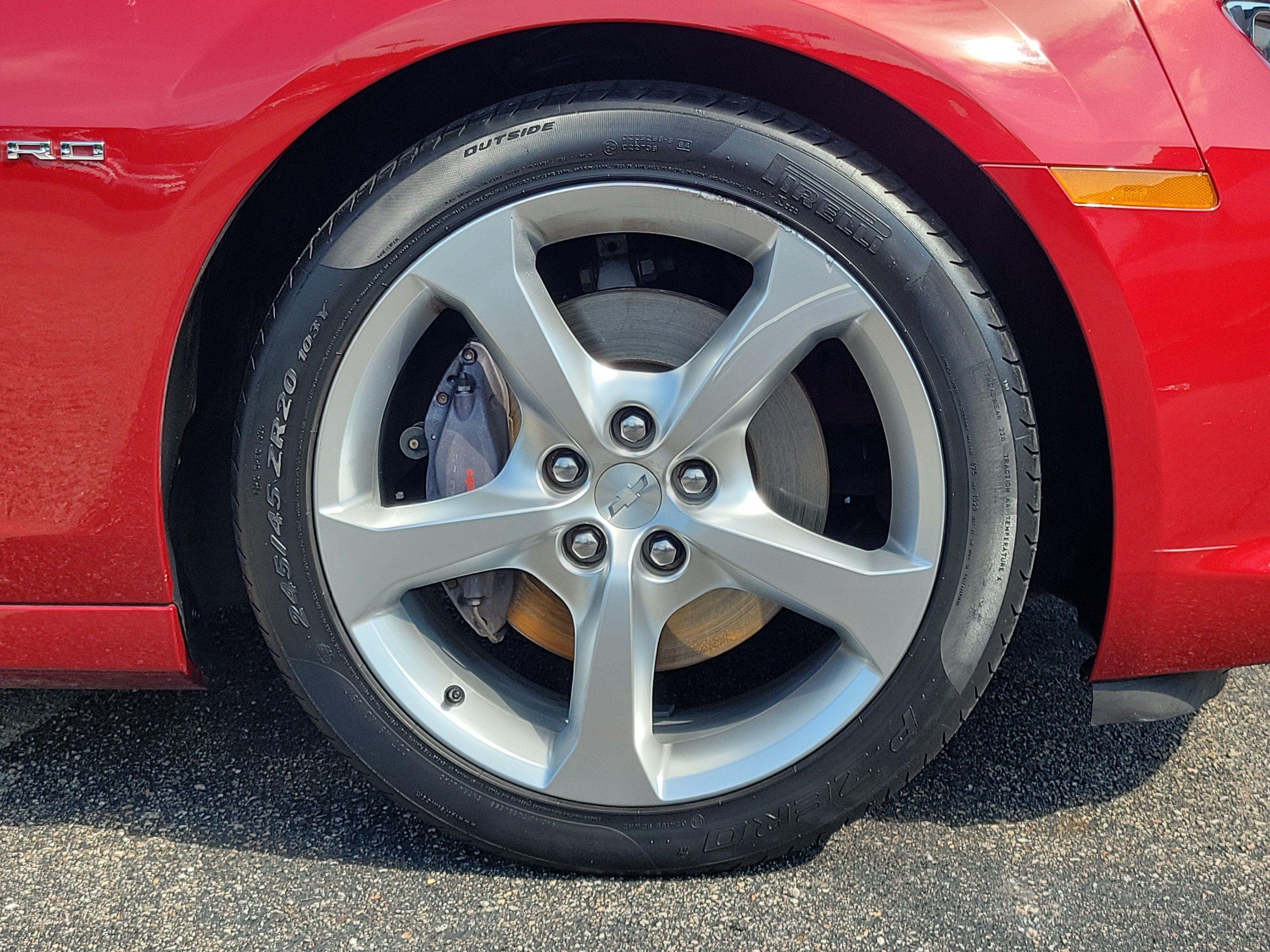 Used 2015 Chevrolet Camaro SS w/ RS Package RWD image 5