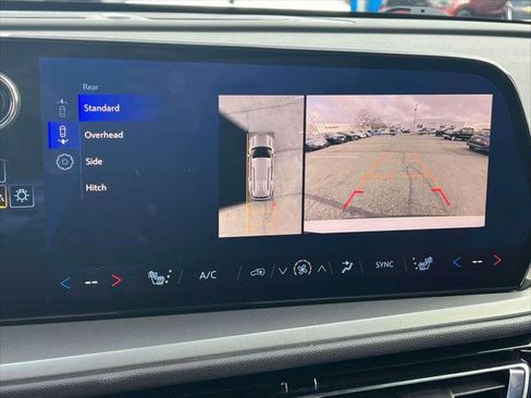 Used 2025 Chevrolet Traverse LT w/ Driver Confidence Package image 33