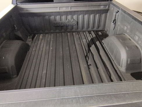 Used 2023 Chevrolet Silverado 1500 High Country w/ Technology Package AWD/4WD image 37