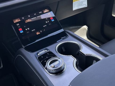 New 2026 Cadillac Vistiq Luxury image 21