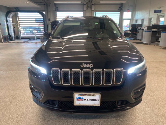Used 2019 Jeep Cherokee Latitude Plus w/ Comfort/Convenience Group AWD/4WD image 2