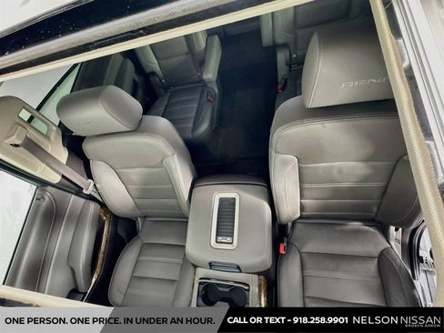 Used 2015 GMC Yukon XL Denali w/ Premium Package AWD/4WD image 23
