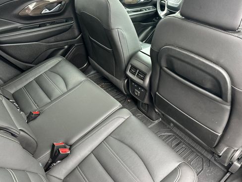 Used 2024 GMC Terrain Denali w/ Black Diamond Edition image 17