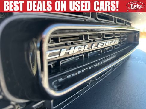 Used 2021 Dodge Challenger SXT RWD image 41