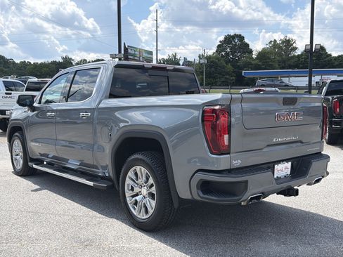 Certified 2021 GMC Sierra 1500 Denali AWD/4WD image 3