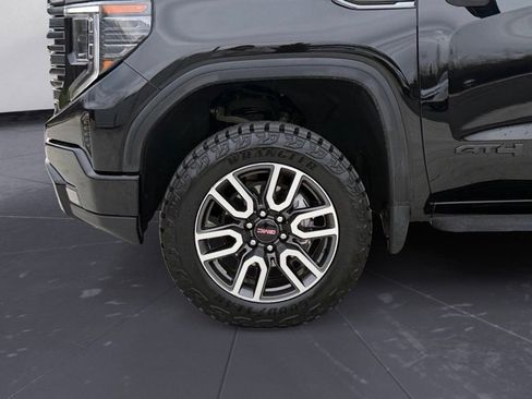 Used 2022 GMC Sierra 1500 AT4 w/ AT4 Preferred Package image 9